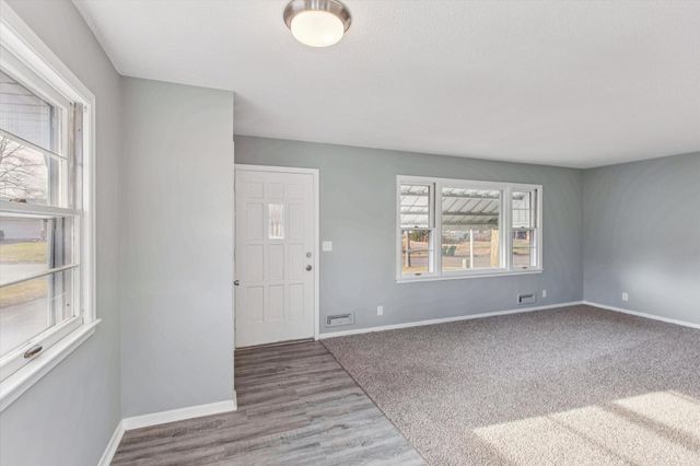 1063 109th Avenue NW, Coon Rapids, MN 55448