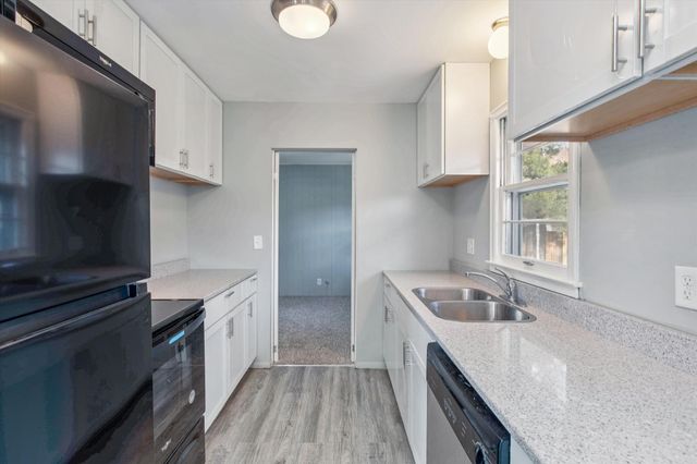 1063 109th Avenue NW, Coon Rapids, MN 55448