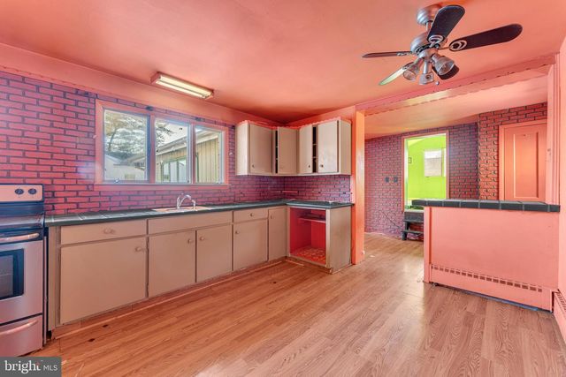 35 GRANT AVE, Deptford, NJ 08096