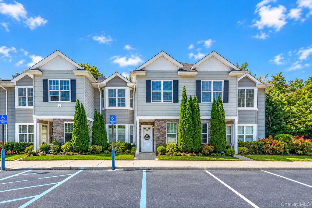 138 Maya Circle, Central Islip, NY 11722 — exterior