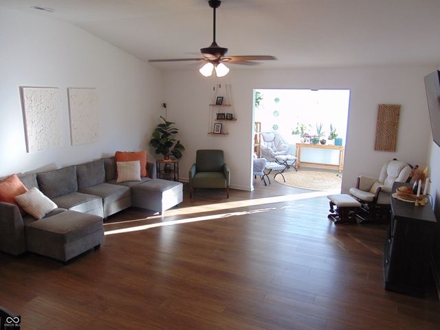 949 Borealis Drive, Franklin, IN 46131