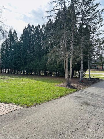 2851 Franklin Road, Bloomfield Hills, MI 48302