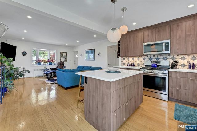 365 Marvin Avenue, Hackensack, NJ 07601