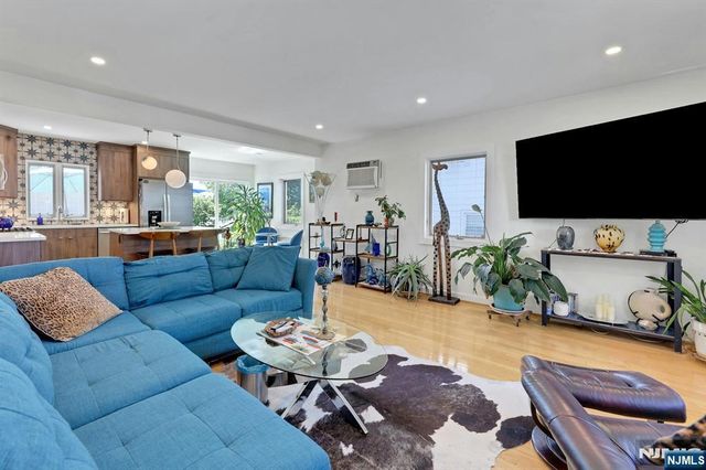 365 Marvin Avenue, Hackensack, NJ 07601