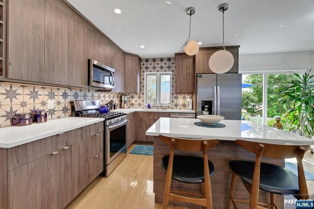 365 Marvin Avenue, Hackensack, NJ 07601
