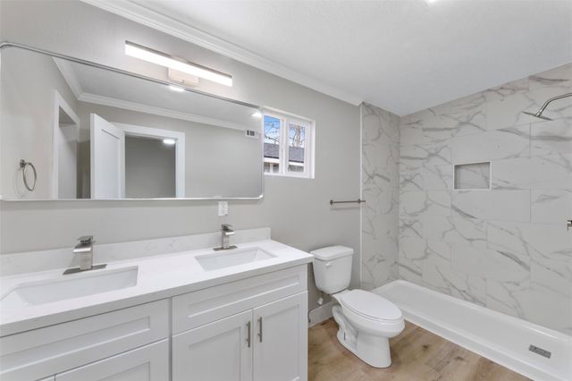 219 E James Street, Baytown, TX 77520