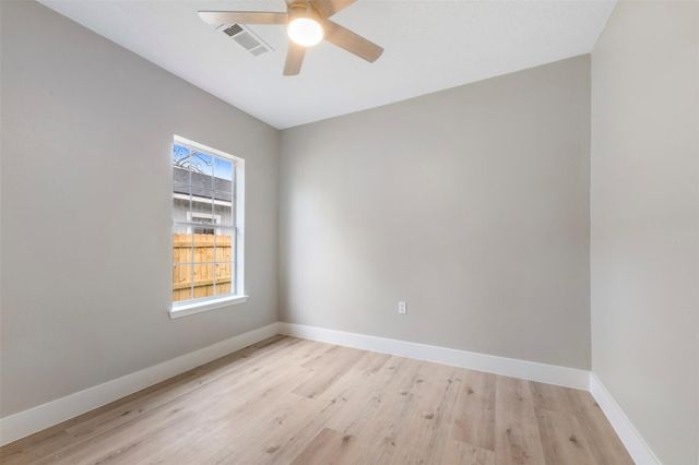 219 E James Street, Baytown, TX 77520