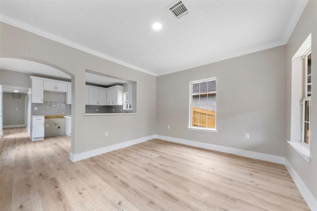 219 E James Street, Baytown, TX 77520