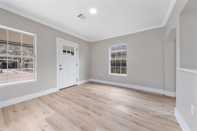 219 E James Street, Baytown, TX 77520