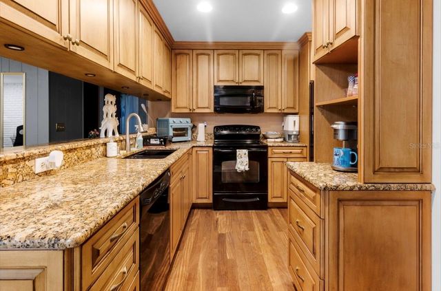 302 HUTCH COURT, Brandon, FL 33510