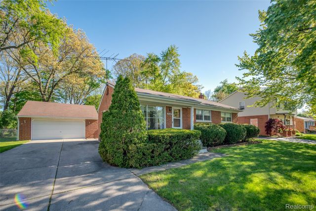 4120 Baybrook Drive, Waterford Charter Township, MI 48329