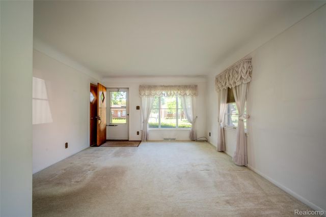 4120 Baybrook Drive, Waterford Charter Township, MI 48329