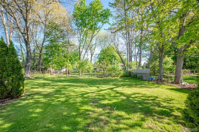 4120 Baybrook Drive, Waterford Charter Township, MI 48329