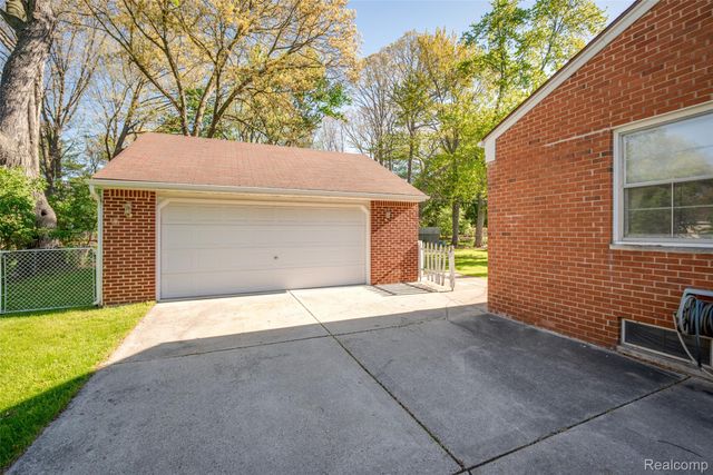 4120 Baybrook Drive, Waterford Charter Township, MI 48329