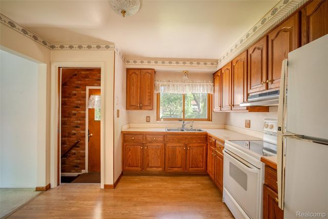 4120 Baybrook Drive, Waterford Charter Township, MI 48329