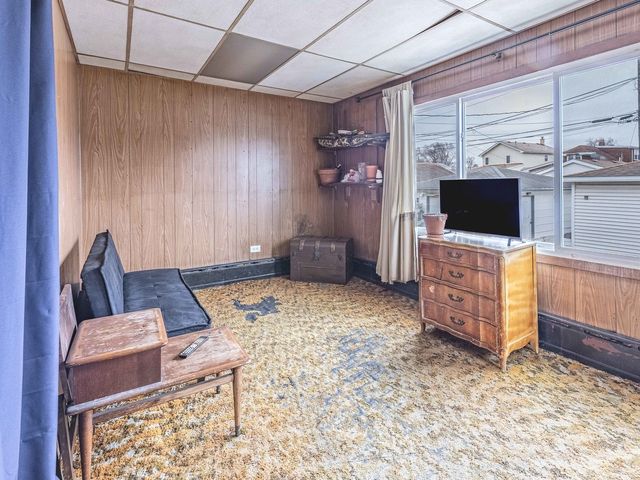 7871 W Oakleaf Avenue, Elmwood Park, IL 60707