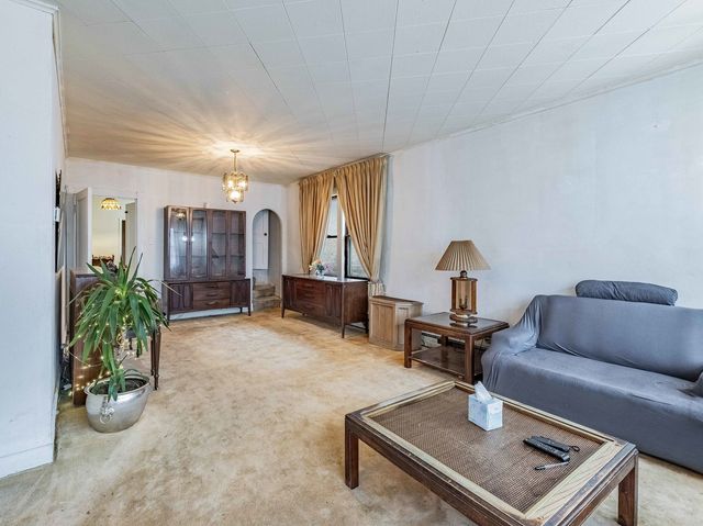 7871 W Oakleaf Avenue, Elmwood Park, IL 60707