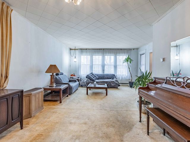 7871 W Oakleaf Avenue, Elmwood Park, IL 60707