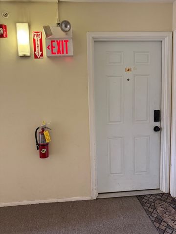 10148 S 84th Terrace 315, Palos Hills, IL 60465