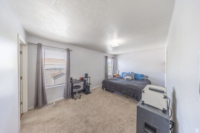 2011 N 2095 W, Clinton, UT 84015