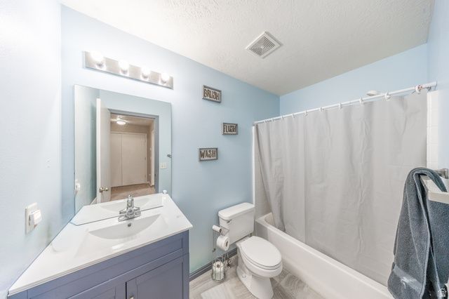 2011 N 2095 W, Clinton, UT 84015