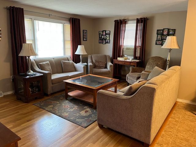 48 Birchcroft, Leominster, MA 01453