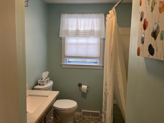 48 Birchcroft, Leominster, MA 01453