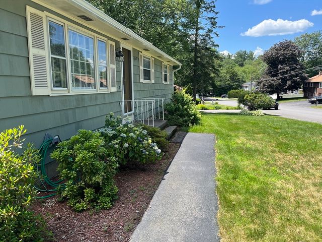 48 Birchcroft, Leominster, MA 01453