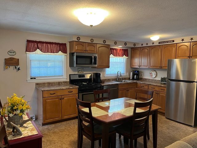 48 Birchcroft, Leominster, MA 01453