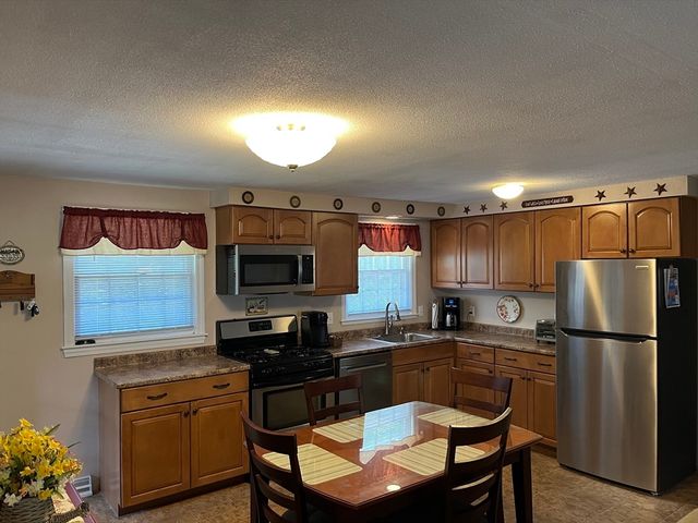 48 Birchcroft, Leominster, MA 01453
