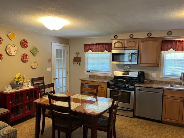 48 Birchcroft, Leominster, MA 01453