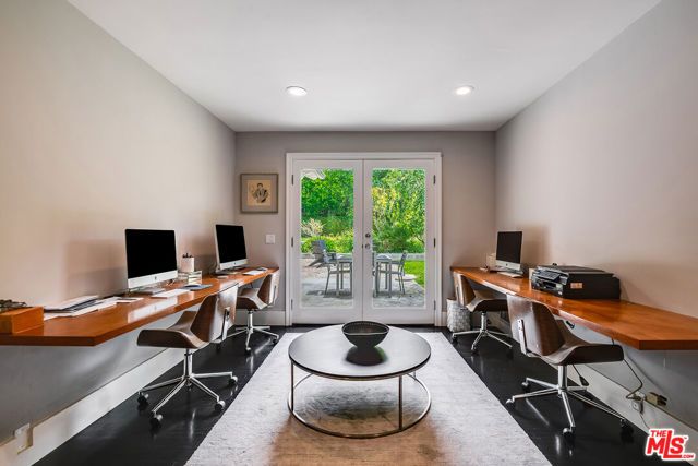 422 Parkwood Drive, Los Angeles, CA 90077