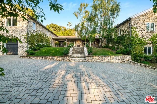 422 Parkwood Drive, Los Angeles, CA 90077