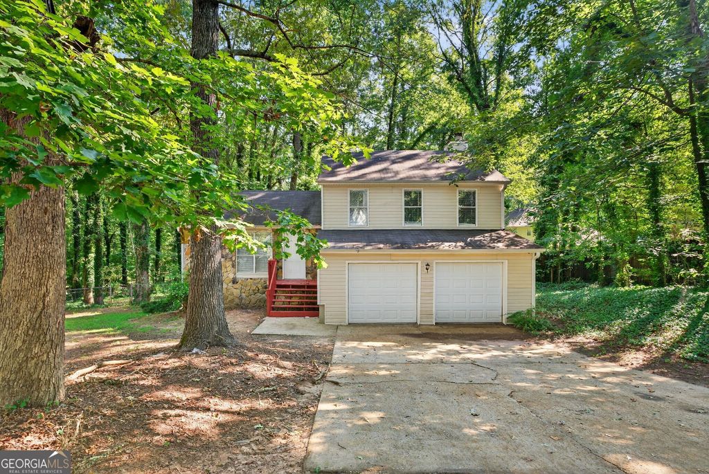 767 Forest Path, Stone Mountain, GA 30088