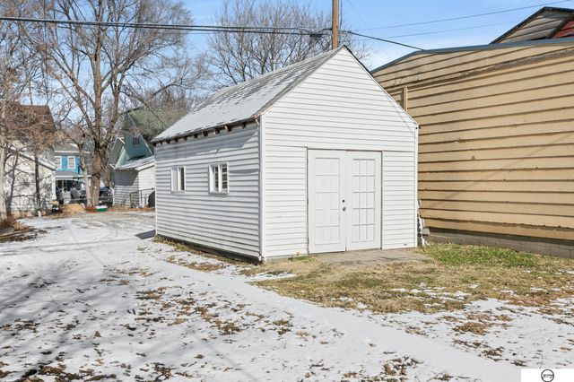 3244 R Street, Lincoln, NE 68503