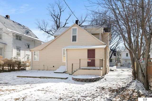 3244 R Street, Lincoln, NE 68503