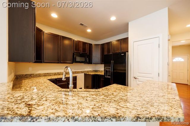 9385 Sand Hill Drive, Grand Blanc, MI 48439