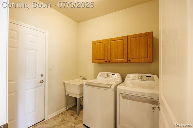 9385 Sand Hill Drive, Grand Blanc, MI 48439