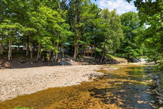 476 Gwin Cemetery Rd, Waverly, TN 37185