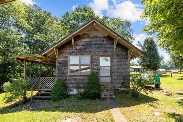 476 Gwin Cemetery Rd, Waverly, TN 37185
