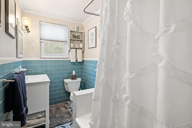 32 E COLLINGS AVE, Collingswood, NJ 08108