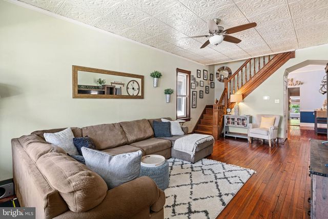 32 E COLLINGS AVE, Collingswood, NJ 08108