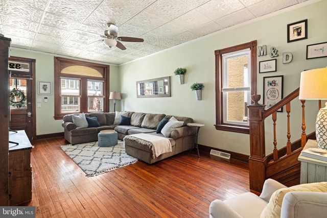 32 E COLLINGS AVE, Collingswood, NJ 08108