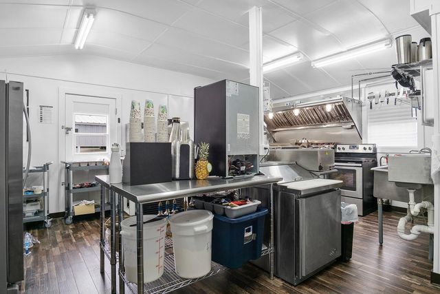 996 S Sage Road, Crystal Beach, TX 77650