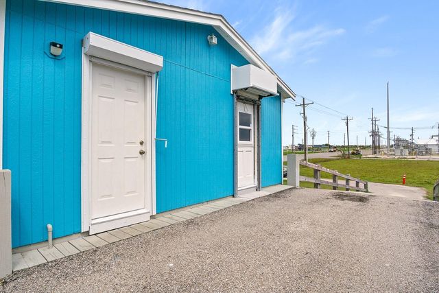 996 S Sage Road, Crystal Beach, TX 77650