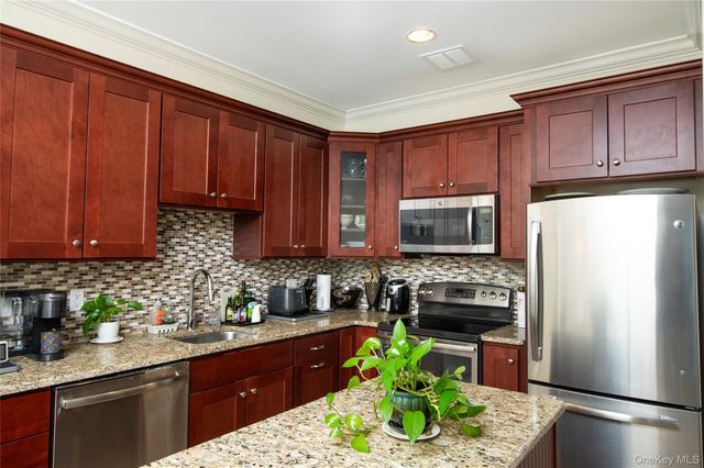 404 Gardenia Drive, Rhinebeck, NY 12572