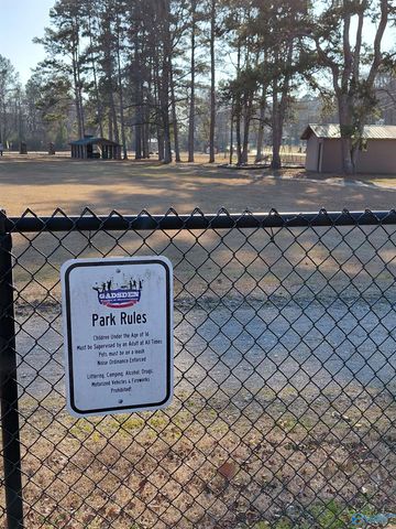 127 Lynn Drive, Gadsden, AL 35901