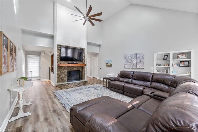 5928 Woodfield Drive, Kernersville, NC 27284