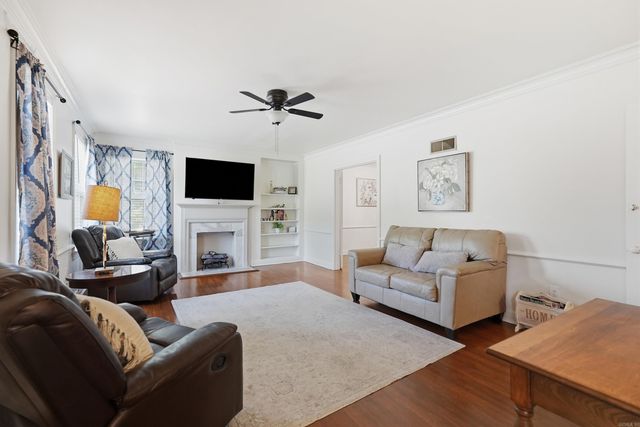6109 Cantrell, Little Rock, AR 72207