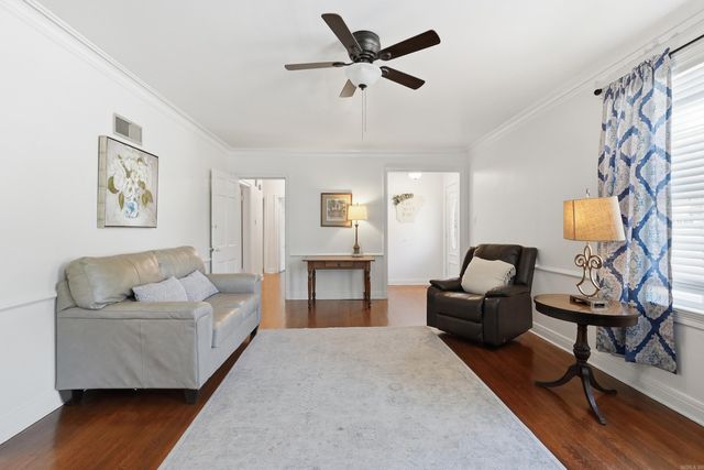 6109 Cantrell, Little Rock, AR 72207